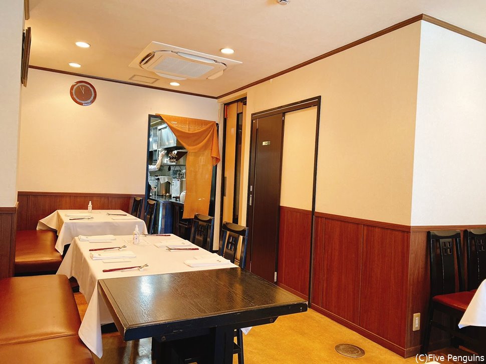 店内の様子。カジュアルな雰囲気。