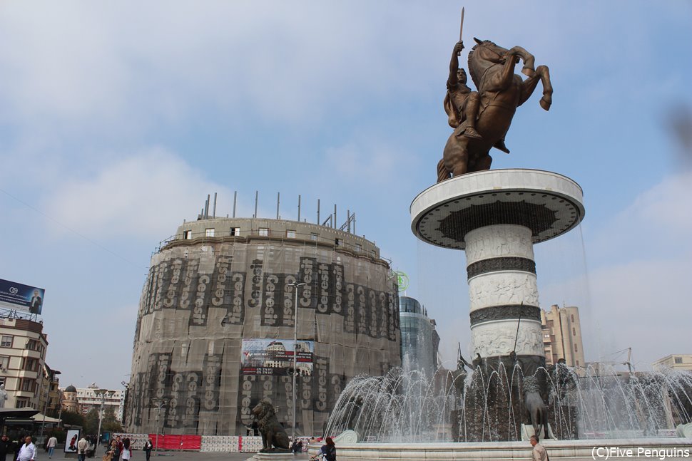 マケドニア広場/アレキサンダー大王の像