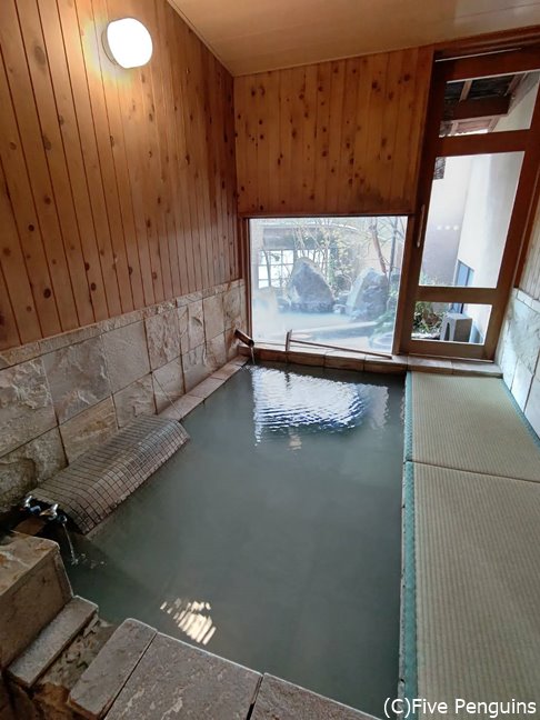 「つくし」の部屋の内風呂は畳風呂だった
