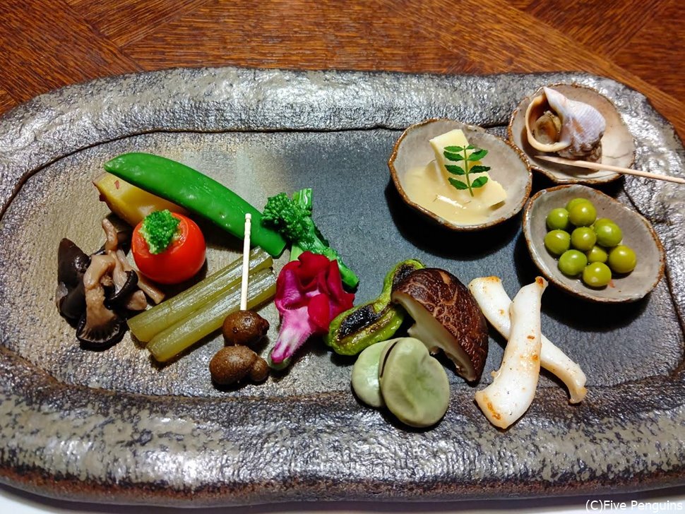 野菜尽くしのヘルシーな前菜はどれも美味