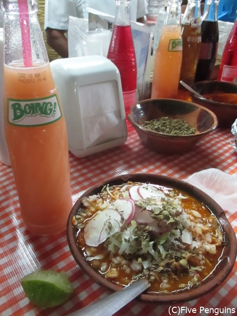 ビールにもレフレスコにもよく合うポソレ。メキシコ人が大好きな郷土料理です。