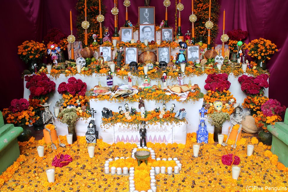 メキシコ「死者の日の祭り」祭壇が可愛すぎる!