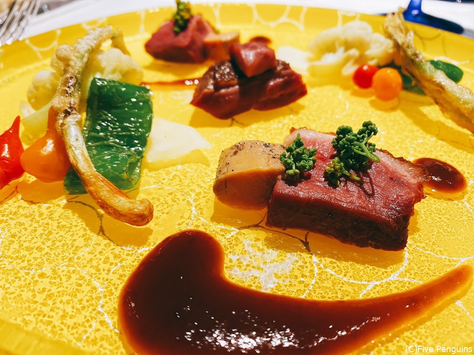 メインの鴨肉。お腹いっぱいでもぺろっといただけます