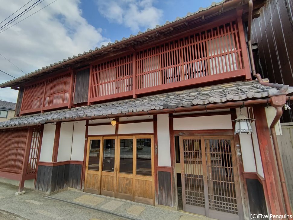 近江今津の町中にある明治時代からの旅籠屋だった建物
