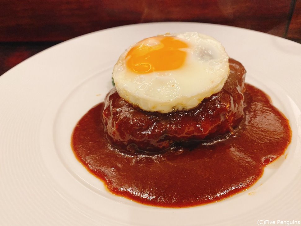 肉厚のハンバーグは美味!
