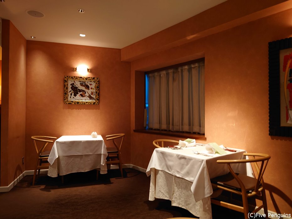 落ち着いた雰囲気の店内