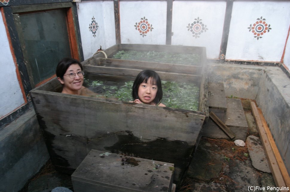 身体が芯まで温まります。湯加減は希望により調整も可能