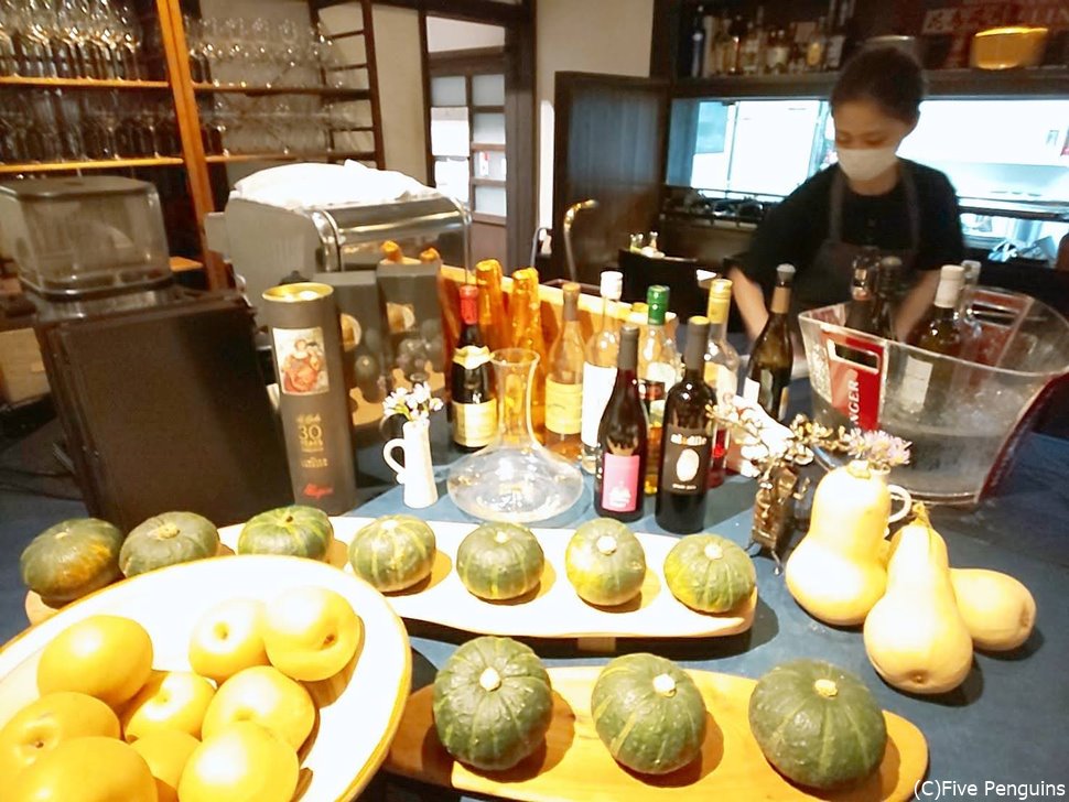 店内にディスプレーされている地元の野菜たち
