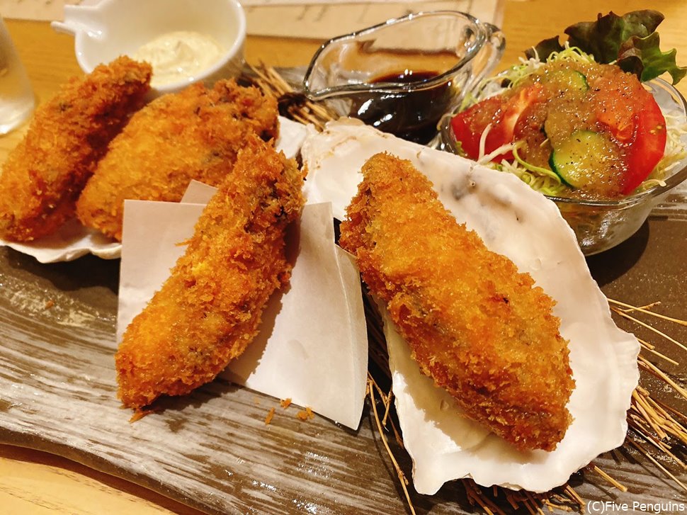 カキフライは超特大サイズ