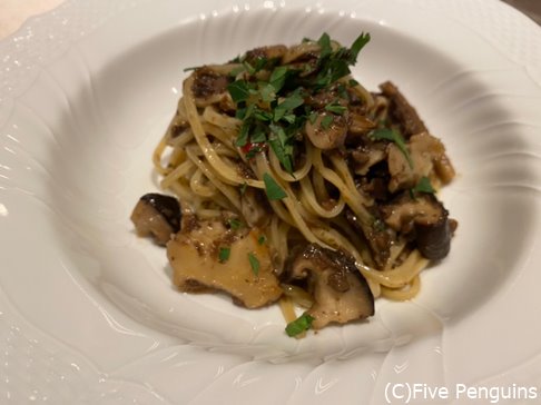 何種類かある中から選べるパスタ。この日はキノコでした。