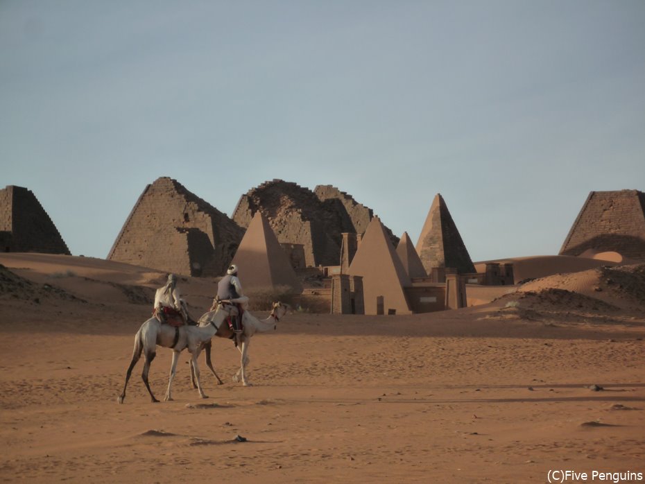 メロエの王族墳墓のピラミッド群＜スーダン＞