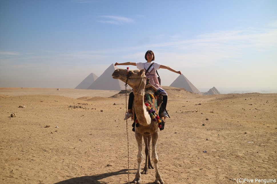 エジプト旅行ではピラミッド観光は欠かせません。