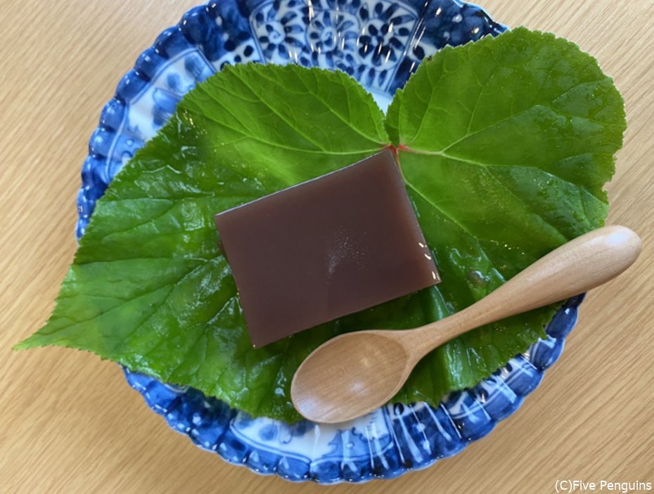 また食べたい水羊羹、器とのバランスも見事