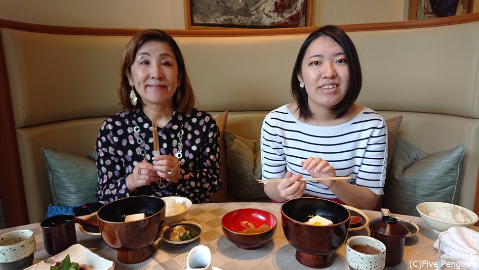 朝は和食が味わえる。京料理を一通り習ったそうで素晴らしい出来栄えに驚く