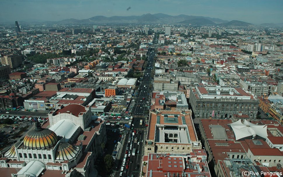 ラテンアメリカタワーからメキシコシティを一望しよう