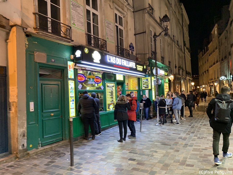 パリ市民に愛される隠れグルメファラレルの人気店