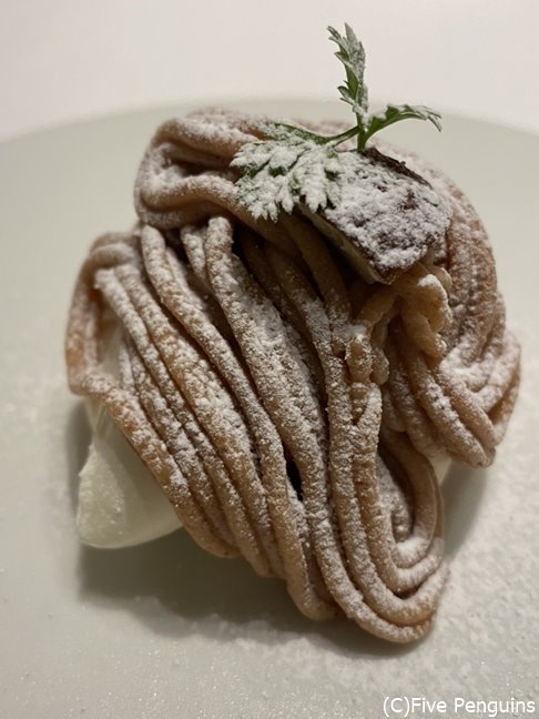 モンブランはシンプルだけど奥の深いスイーツ、栗自体の味が美味しかった