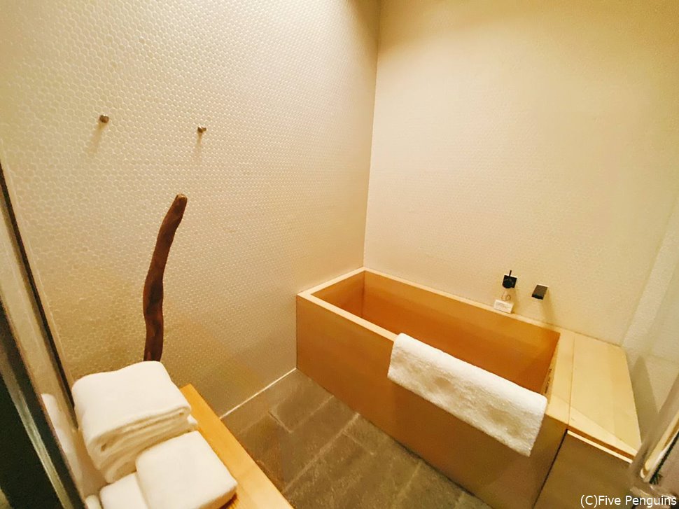 シャワーと浴槽が分かれているので使いやすい