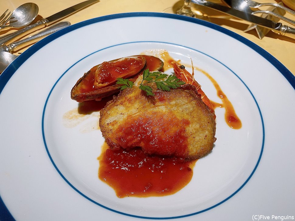 ランチコース「シュトゥルクリセット」のメイン魚介料理